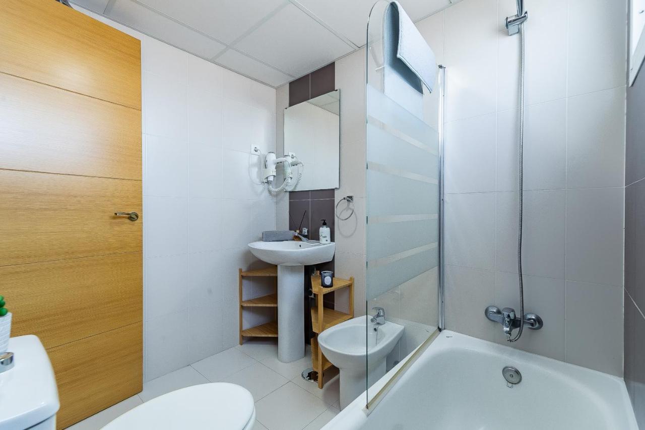 Modern Beach Apartment Valparaiso With Parking مالقة المظهر الخارجي الصورة